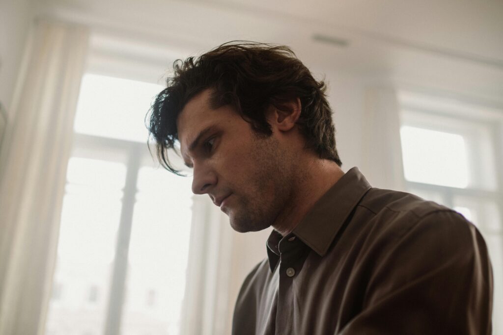 صورة تعبر عن الحيرة بالاصابة بمرض نفسي